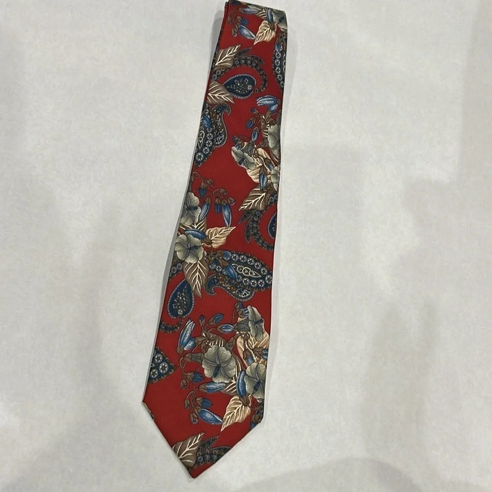 Vintage Bill Blass Lord and Taylor’s floral botanical paisley men’s necktie
